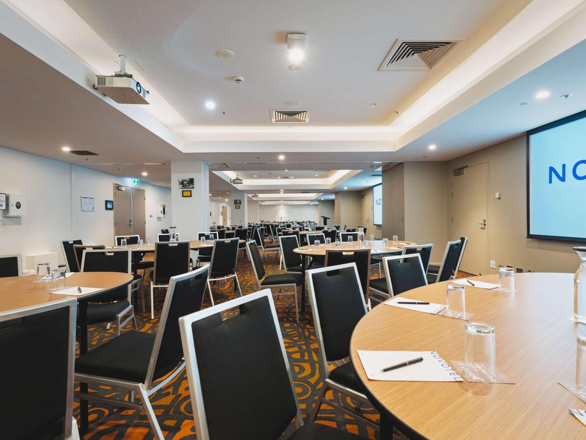 Novotel Canberra Extérieur photo