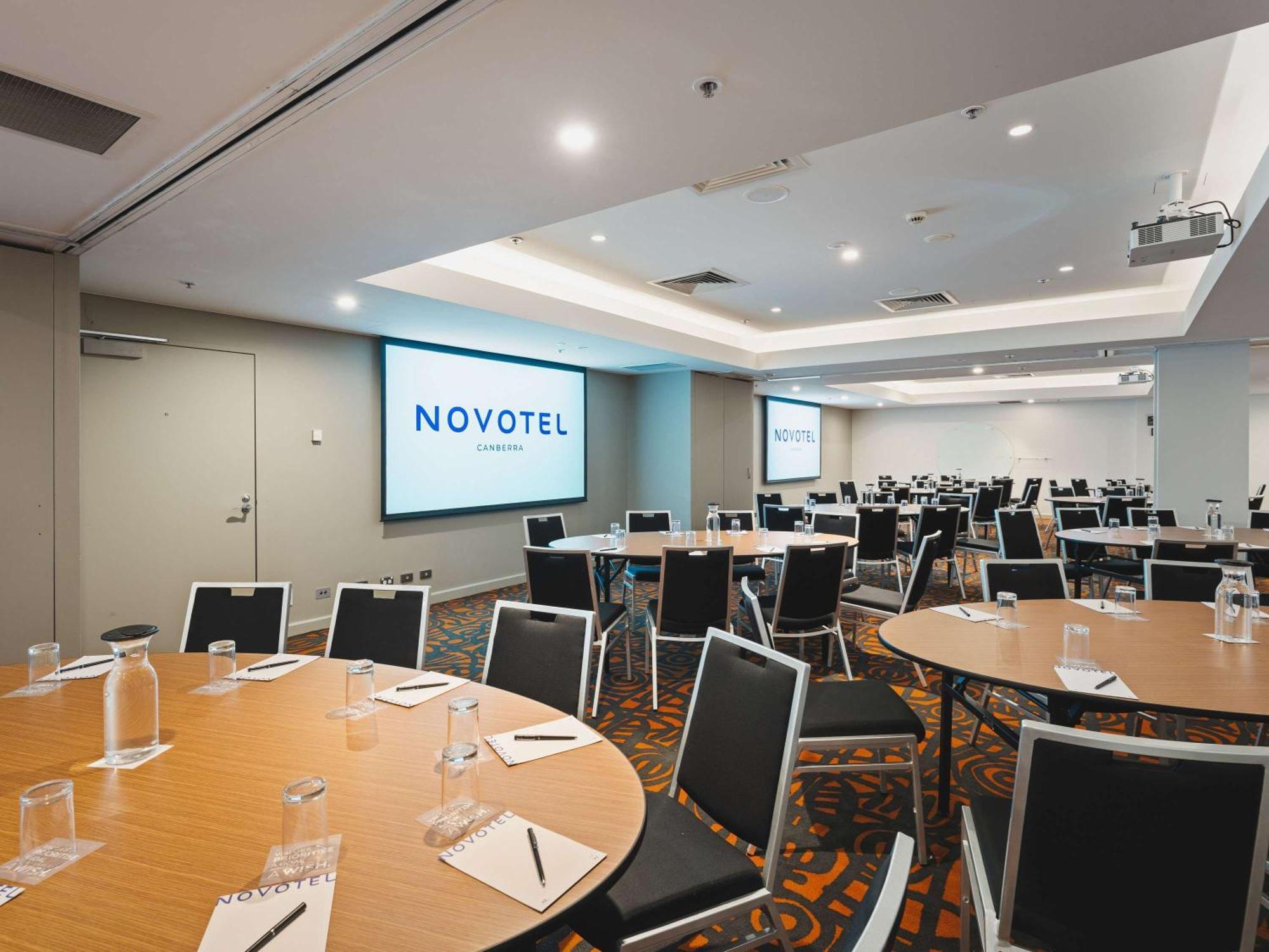 Novotel Canberra Extérieur photo